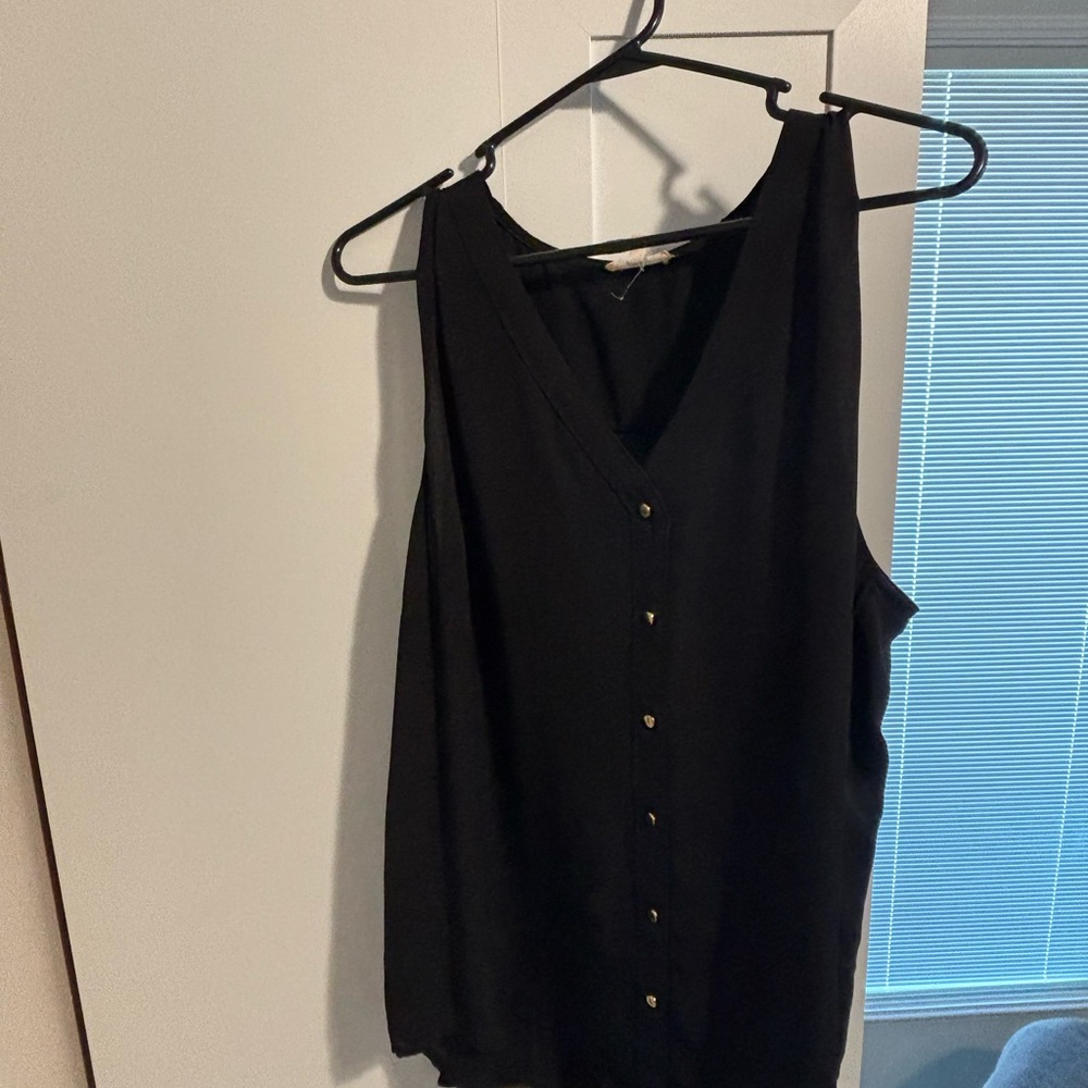 Maurices Black Sleeveless Buttoned Tank Top